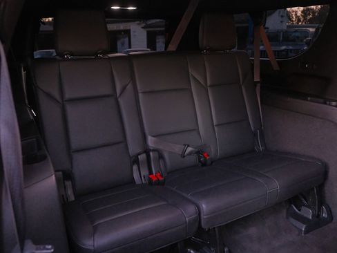 Used 2022 Cadillac Escalade ESV Luxury image 34