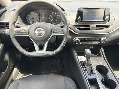 Used 2022 Nissan Altima 2.5 S FWD image 23