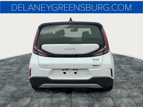 Used 2023 Kia Soul EX image 4