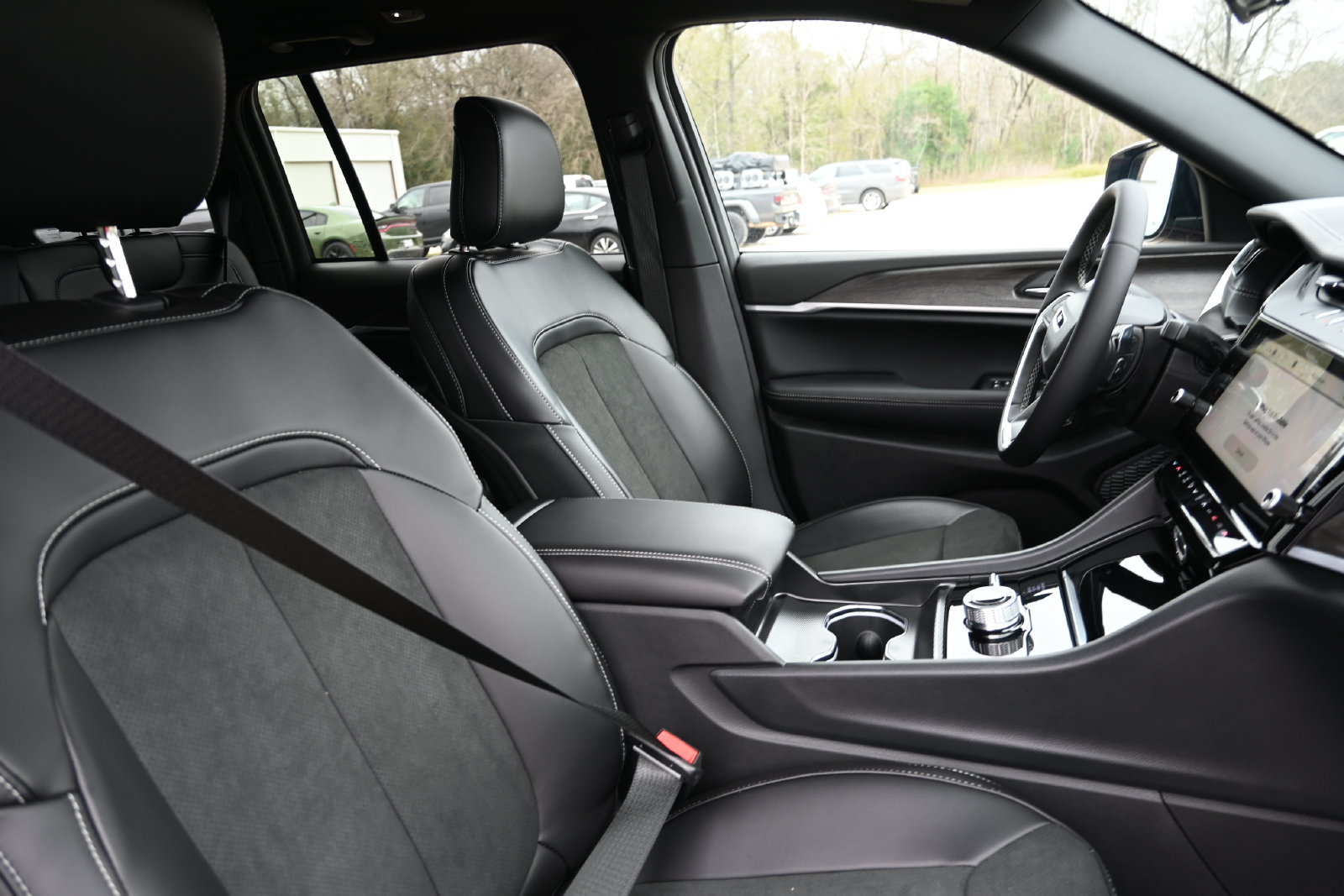 New 2026 Jeep Grand Cherokee Altitude AWD/4WD image 23