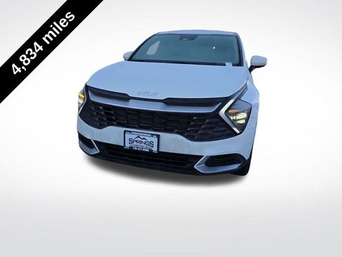 Used 2025 Kia Sportage LX image 2