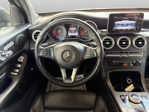 Used 2018 Mercedes-Benz GLC 300 4MATIC image 25