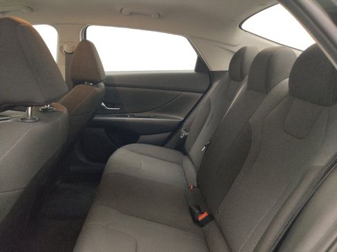 Used 2023 Hyundai Elantra SE FWD image 18