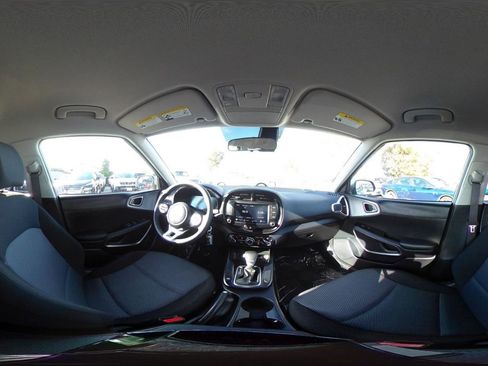 Used 2025 Kia Soul LX w/ LX Technology Package image 42