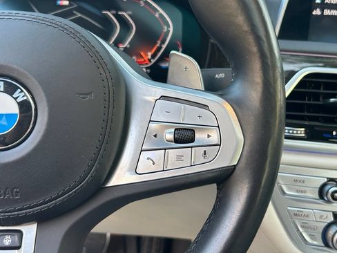 Used 2022 BMW 740i w/ M Sport Package RWD image 39