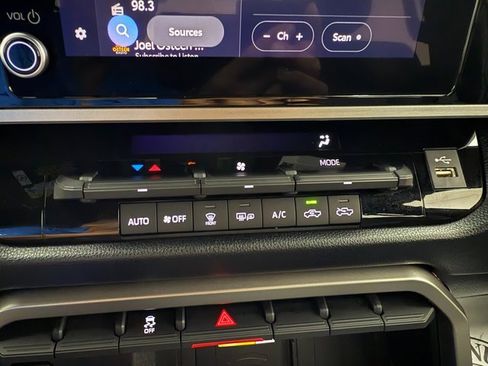 Used 2025 Toyota Tundra SR5 image 18