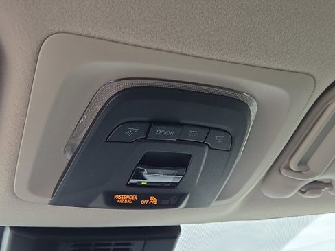 Used 2025 Toyota Corolla LE FWD image 31