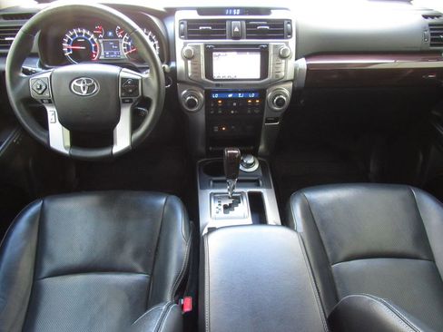 Used 2019 Toyota 4Runner Limited w/ Four Season Floor Mat Package image 31