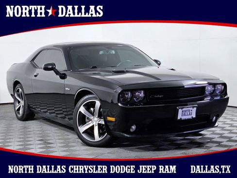 Used 2014 Dodge Challenger R/T image 1