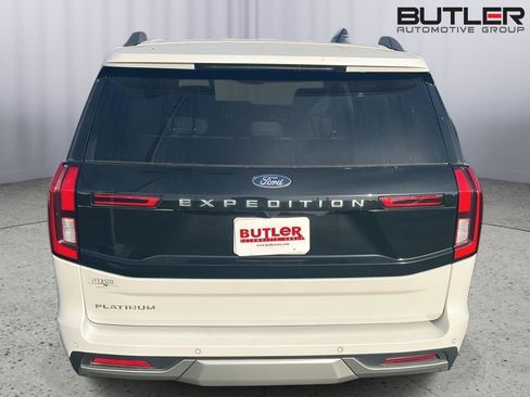 Used 2025 Ford Expedition Platinum w/ Platinum Ultimate Package image 9