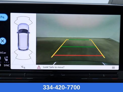 Certified 2025 Volkswagen Atlas SE w/ Black Wheel Package image 13