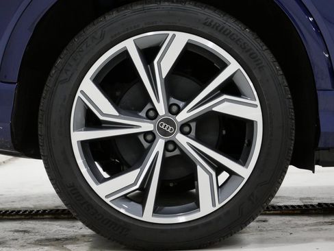 Used 2023 Audi Q4 e-tron Premium Plus w/ Premium Plus image 10