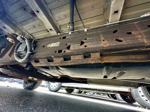Used 2017 Chevrolet Express 2500 RWD image 23
