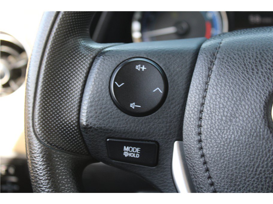 Used 2017 Toyota Corolla LE w/ Carpet Mat Package (TMS) FWD image 13