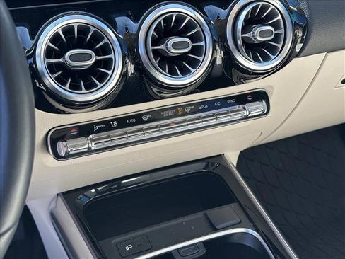 Used 2021 Mercedes-Benz GLA 250 image 15