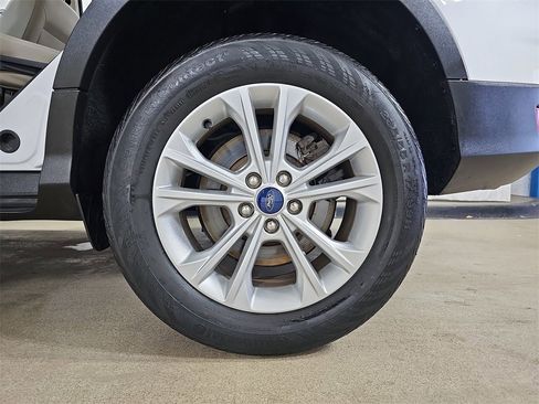 Used 2019 Ford Escape SEL image 37