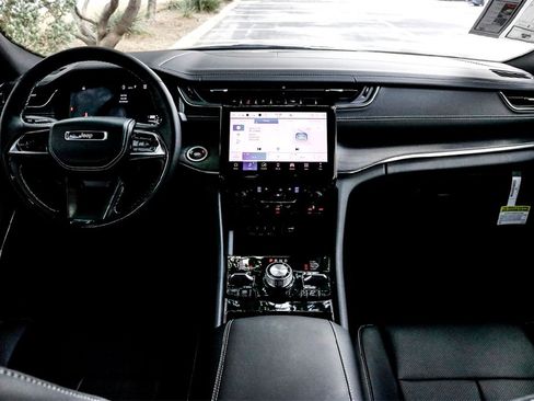 New 2025 Jeep Grand Cherokee Overland w/ Adv Protech Group III image 22