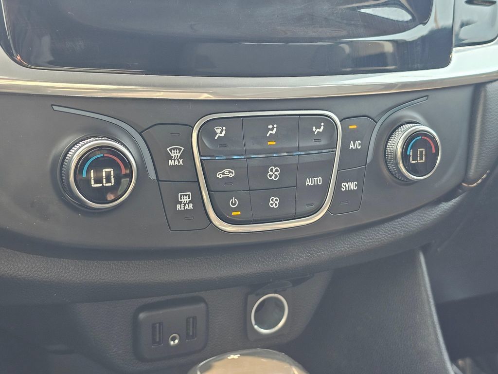 Used 2020 Chevrolet Traverse LS FWD image 29