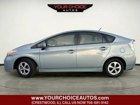 Used 2014 Toyota Prius Two FWD image 2