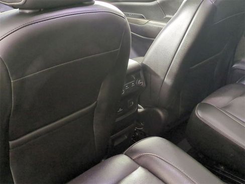 Certified 2019 GMC Acadia SLT image 20