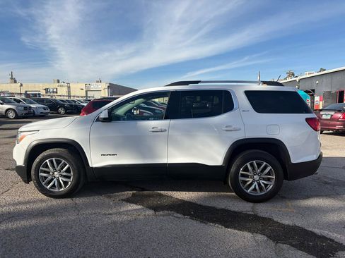Used 2017 GMC Acadia SLT image 2