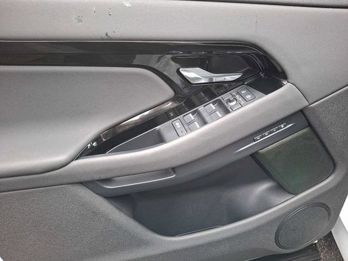 Used 2024 Land Rover Range Rover Evoque S image 7