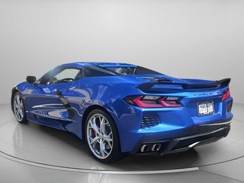 Used 2021 Chevrolet Corvette Stingray Preferred Conv w/ Z51 Performance Package RWD image 3