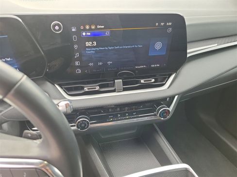 Used 2025 Chevrolet Equinox LT image 22