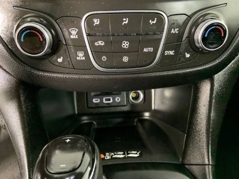 Used 2020 Chevrolet Equinox Premier AWD/4WD image 25