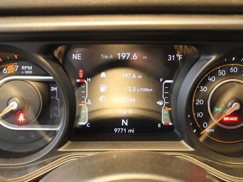 Used 2024 Jeep Wrangler Sport image 20