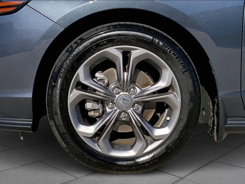 Used 2024 Honda Accord EX image 11