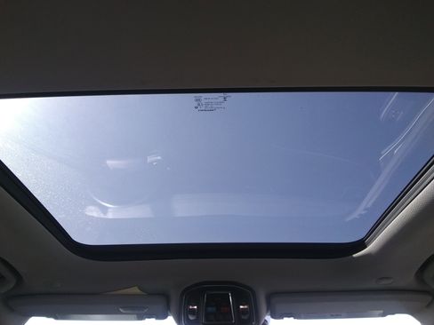 Used 2022 Jeep Grand Cherokee Limited image 12