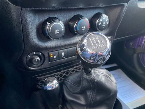 Used 2018 Jeep Wrangler Unlimited Sahara w/ Dual Top Group image 18