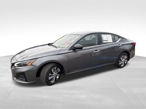 Certified 2025 Nissan Altima 2.5 S FWD image 4