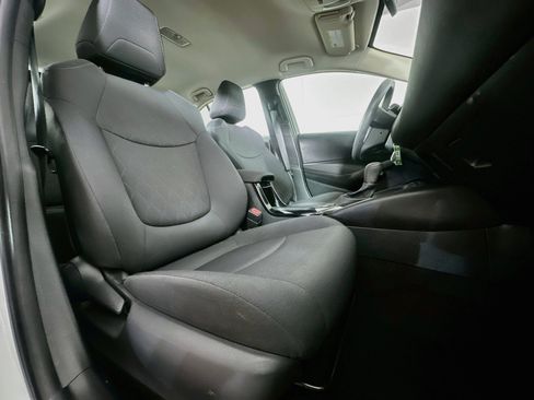 Used 2020 Toyota Corolla LE FWD image 28