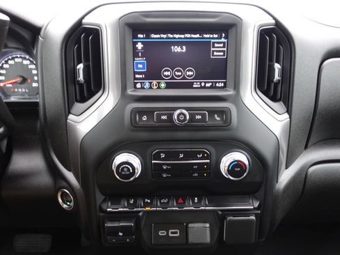 Used 2024 GMC Sierra 2500 Pro image 40