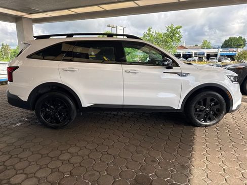 Used 2023 Kia Sorento S w/ Panoramic Sunroof Package AWD/4WD image 5