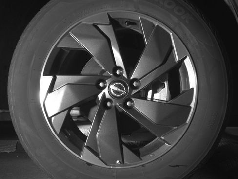 Used 2025 Nissan Rogue SV AWD/4WD image 13