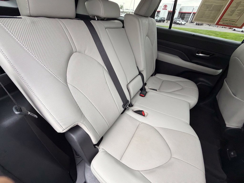 Used 2024 Toyota Grand Highlander AWD Hybrid image 41