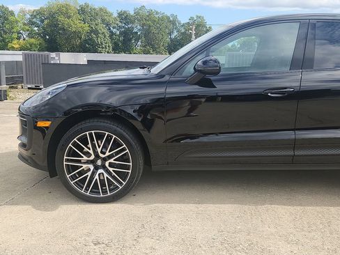 New 2026 Porsche Macan image 6