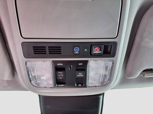 Used 2023 Honda Odyssey Touring image 27