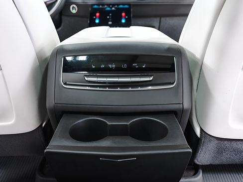 Used 2025 Cadillac Escalade ESV Sport Platinum AWD/4WD image 38
