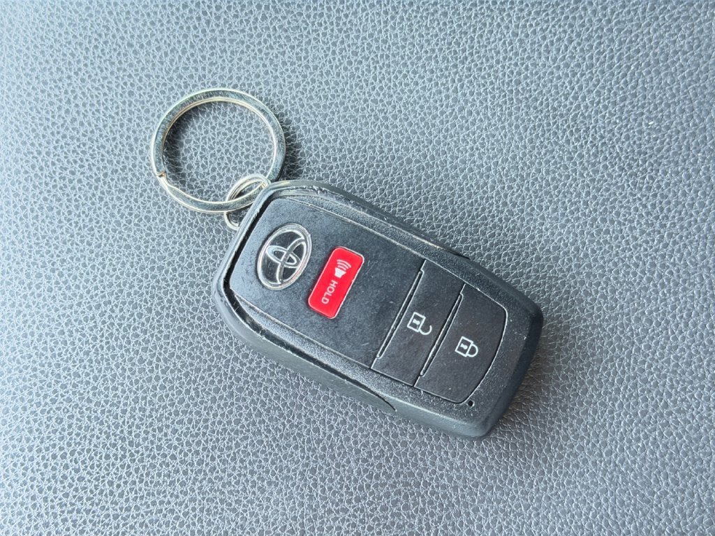 Used 2025 Toyota 4Runner TRD Off-Road AWD/4WD image 31