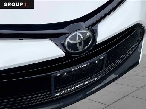 Certified 2018 Toyota Corolla LE FWD image 30