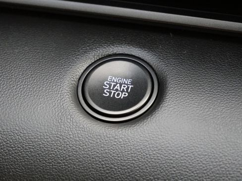 Certified 2025 Hyundai Elantra Sport image 27