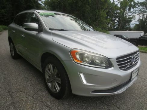 Used 2016 Volvo XC60 T6 AWD/4WD image 2