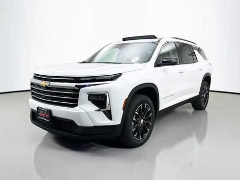 New 2026 Chevrolet Traverse LT w/ Sun and Wheel Package image 4