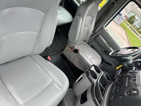 Used 2013 Ford E-350 and Econoline 350 XL image 8