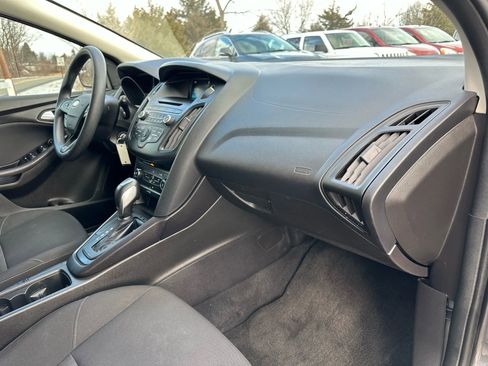 Used 2015 Ford Focus SE image 12