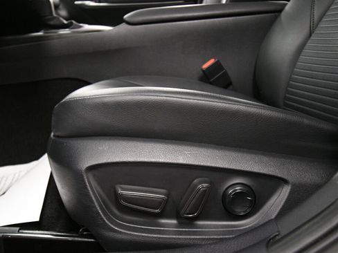 Used 2024 Toyota Camry SE image 10